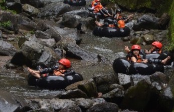 Masuk Grojogan Sewu Kini Bisa Bayar Nontunai