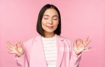 Setop Ribet! Ini 6 Cara <em>Mindfulness</em> Simpel Bikin Kamu Tenang, Bahkan di Kantor
