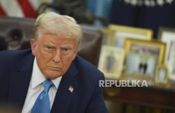 Trump Teken Perintah PHK Besar-besaran Staf VOA 