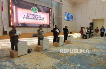 Bimas Buddha dan Katolik Kemenag Musnahkan 21.340 Arsip