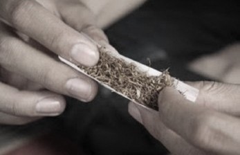 Rokok tembakau (ilustrasi). Legislator sebut pasal produk tembakau di RUU Kesehatan tidak tepat.