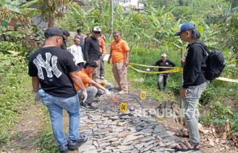 Seorang Perempuan di Cianjur Memutilasi Anak Kandung dan Ibunya Lalu Dibakar Dibantu oleh Ayahnya 
