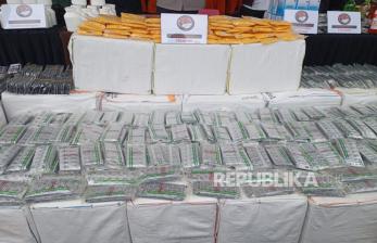 Edarkan Obat Keras Tanpa Izin, Seorang Ibu Rumah Tangga Ditangkap di Cirebon