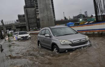 Ruas Jalan di Purwakarta dan Akses Gerbang Tol Sadang Tergenang Air