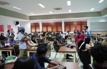 Mahasiswa Internasional di Bandung Dikenalkan Budaya Sunda 