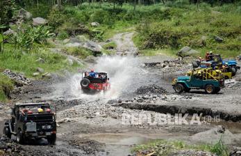 Dinas Pariwisata Kabupaten Sleman, Daerah Istimewa Yogyakarta, kembali menyelenggarakan agenda rutin tahunan wisata jelajah sepeda motor 