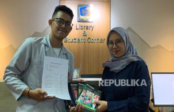 Perpustakaan Cyber University Terima Buku Saku Rintisan dari Gipsy Research