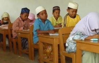 suasana belajar di Madrasah Diniyah (Ilustrasi). 