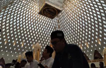 Suasana Masjid Raya Al Jabbar, Gedebage, Kota Bandung, saat peresmian, (30/12/2022). Naskah Khutbah Jumat: Untuk Mendekat dan Mendapat Cinta Allah