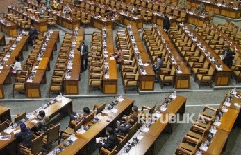 Studi doktoral UNJ menyebut tenaga ahli DPR RI masih lemah kontrol kinerja. Suasana rapat paripurna DPR.  (ilustrasi)