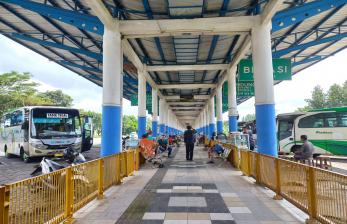 Suasana Terminal Tipe A Indihiang Kota Tasikmalaya, Senin (25/4/2022). Jumlah penumpang di terminal itu masih sedikit.