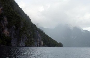 Tebing Sawai di Pulau Seram, Kepulauan Maluku, (ilustrasi). Komisi VII DPR menegaskan pihaknya serius menangani masalah kelistrikan di Pulau Seram.