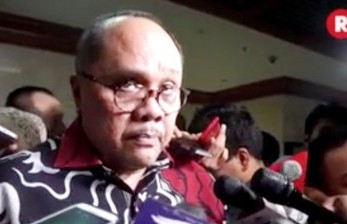 Wakil Ketua Komisi II DPR RI, Junimart Girsang, mendesak Kementerian Dalam Negeri (Kemendagri), segera menertibkan sejumlah organisasi masyarakat (Ormas) yang kerap terlibat bentrokan. 