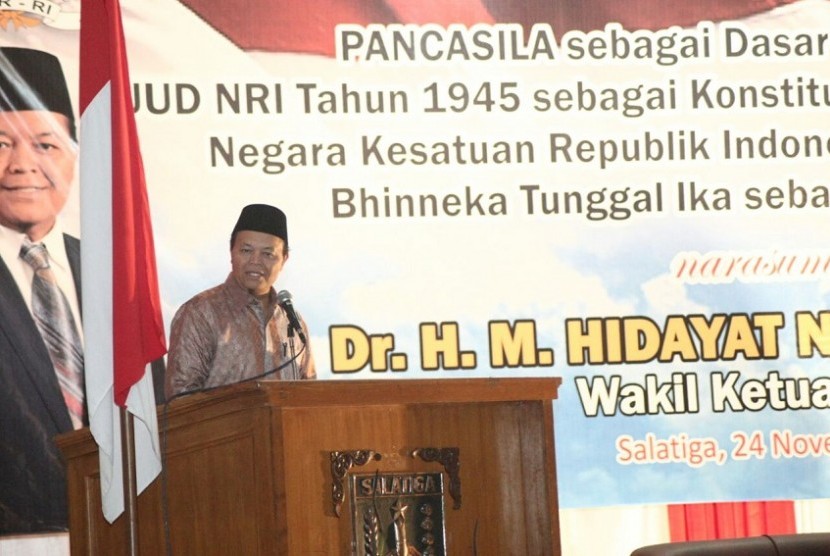                         Wakil Ketua MPR Hidayat Nur Wahid melakukan Sosialisasi Empat Pilar kepada Yayasan Mutiara Hati di Salatiga, Jawa Tengah, Kamis (24/11).