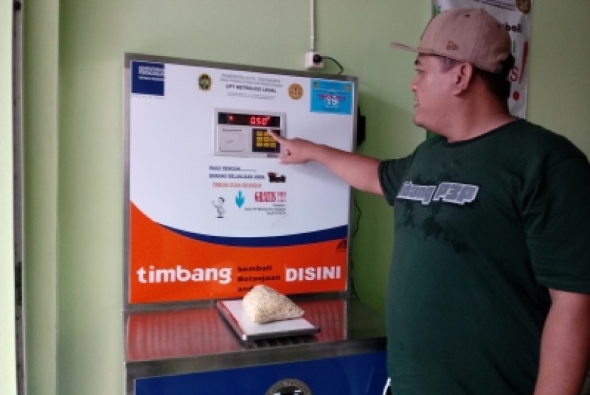 : Alat ukur atau timbangan digital ysng disediakan di Pasar  Lempuyangan, Kota Yogyakarta. 