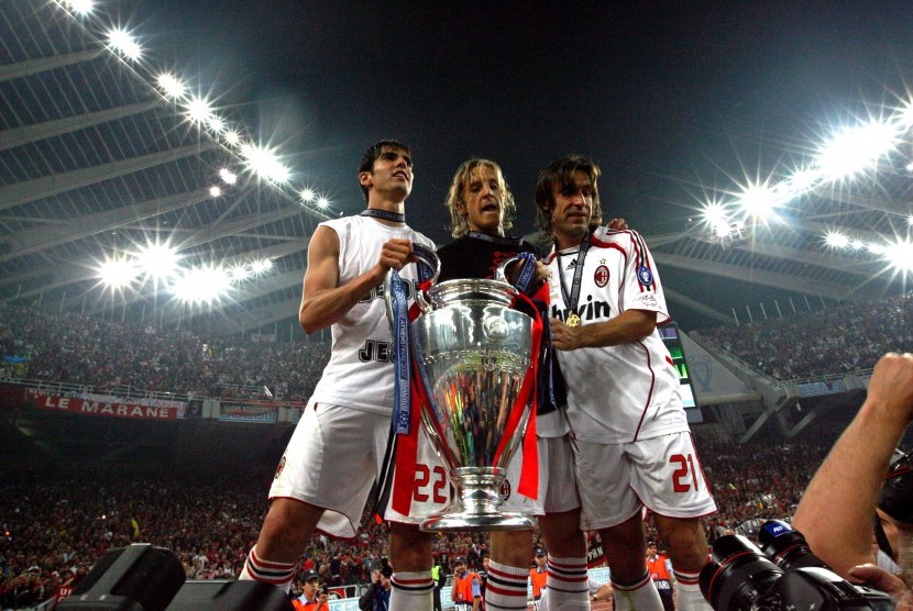 (dari kiri) Kaka, Massimo Ambrosini, dan Andrea Pirlo usai mengantarkan AC Milan menjuarai Liga Champions di Stadion Olimpiade Athena, 23 Mei 2007. 