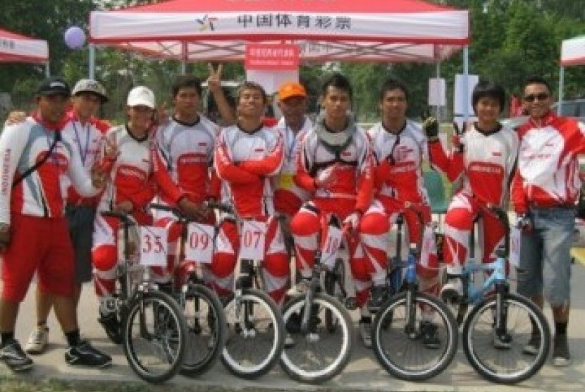 (EKSKLUSIF) Video Pelatnas BMX di Kejuaraan Asia 2011 - Timnas Indonesia Ikuti Asian Cycling Championship 2011 di China