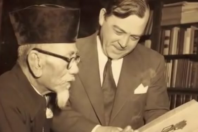 (ilustrasi) Haji Agus Salim (kiri)