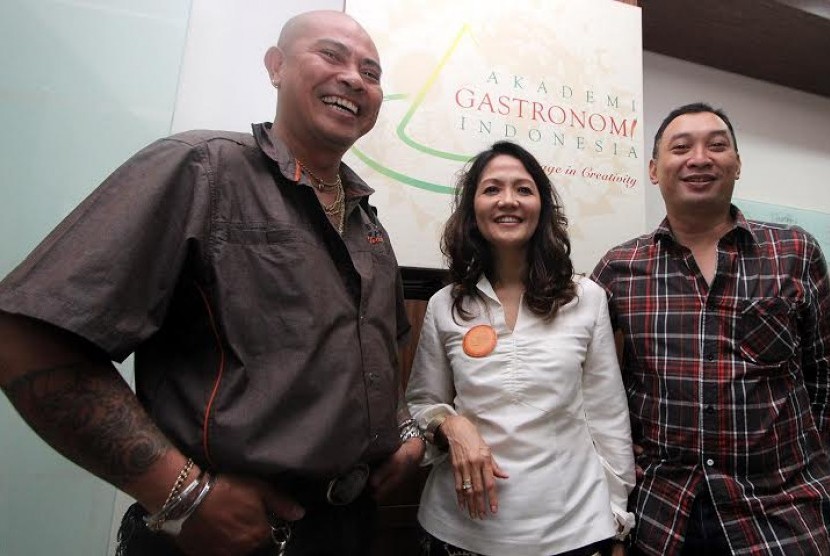 (ki-ka) Chef Henry Bloem, Vita Datau dan Chef Haryo Pramoe dalam diskusi awal menuju Indonesia International Gastronomy Summit (IIGS) yang digelar Akademi Gastronomi Indonesia