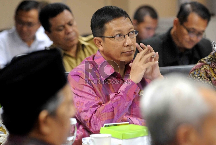  ?Menteri Agama Lukman Hakim Saifuddin mengikuti rapat kerja denga Komite III DPD RI di Kompleks Parlemen Senayan, Jakarta, Kamis (22/1).  (Republika/Agung Supriyanto)