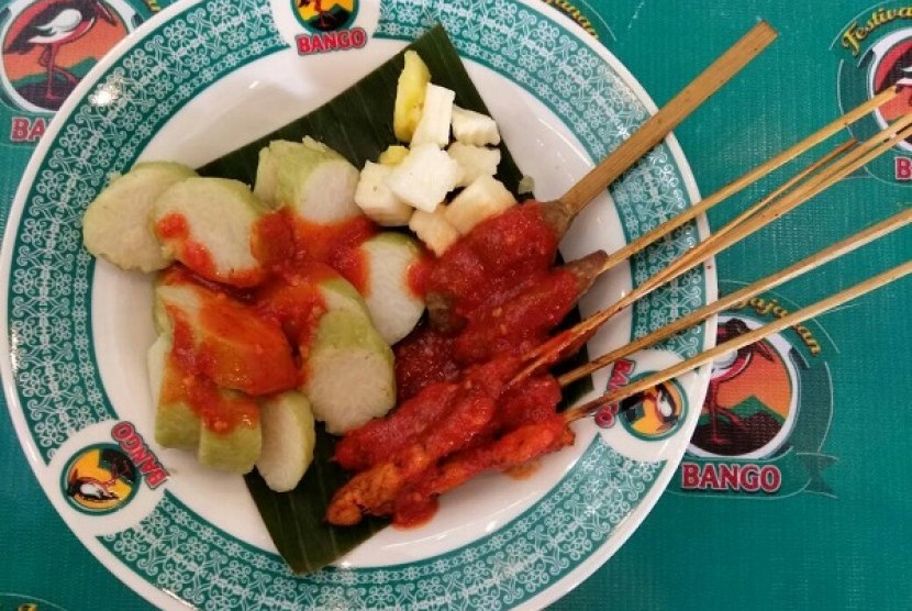 Beragam pilihan makanan Indonesia tersaji di Festival Jajanan Bango.