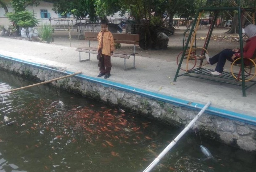 Dulu Dipenuhi Sampah, Sungai di Mojokerto Kini Jadi Budidaya Ikan