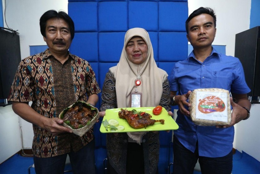  Kelurahan Cimincrang, Kecamatan Gedebage, Kota Bandung tengah menyupayakan balado entog (itik) menjadi kuliner khas baru dari Kota Bandung.