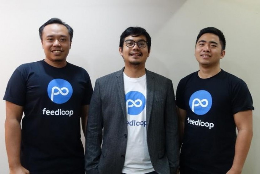 Ahmad Rizqi Meydiarso (tengah), Co-founder & CEO Feedloop