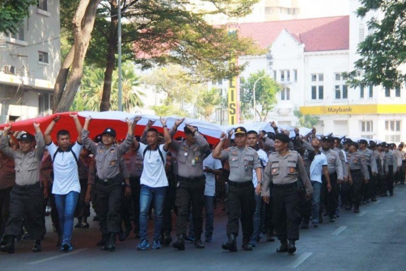 Parade Merah Putih dari Surabaya untuk Indonesia Damai  Republika Online