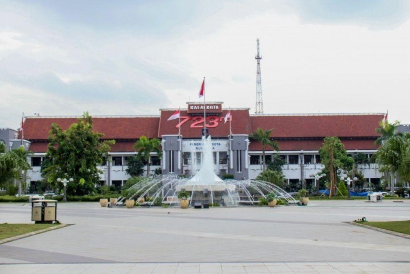 Kantor Pemkot Surabaya. Nama pejabat Pemkot Surabaya dicatut dalam kasus penipuan penerimaan cpns.