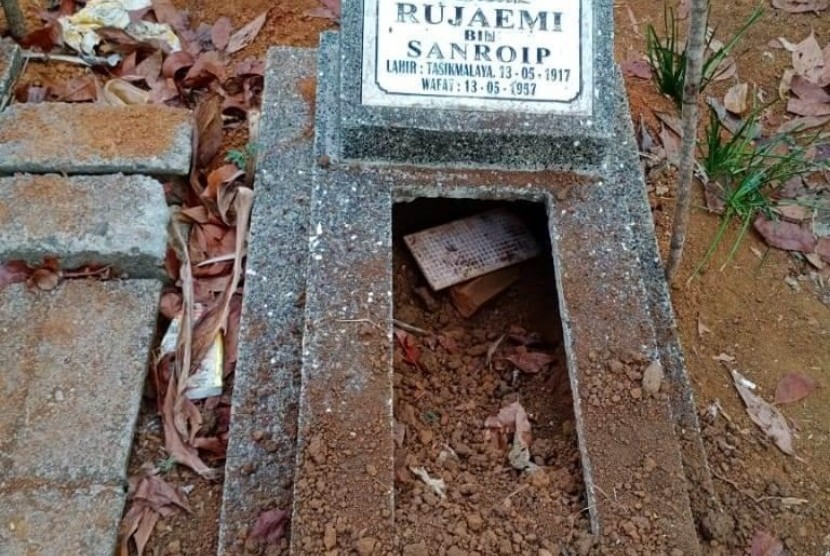  Perusakan makam di Tasikmalaya