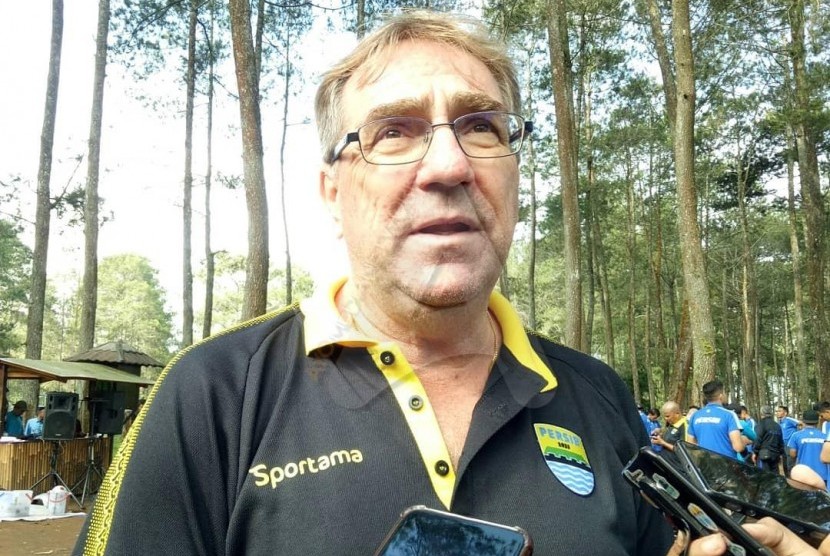  Pelatih Persib Bandung, Robert Alberts