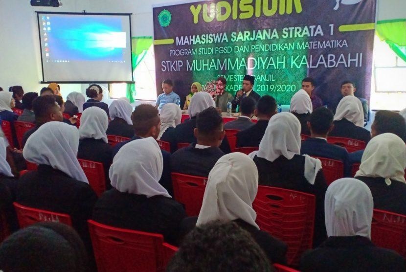 Momen Khidmat dan Haru Yudisium Perdana STKIP Muhammadiyah Kalabahi  