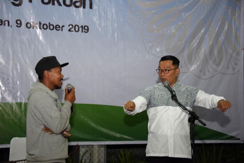  Gubernur Jawa Barat Ridwan Kamil menjamu 71 warga dari Wamena