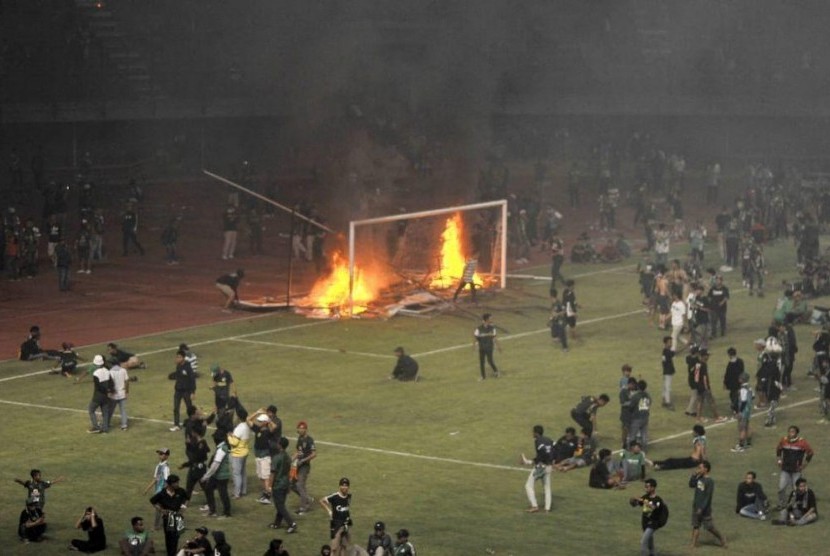 Perusakan fasilitas Gelora Bung Tomo