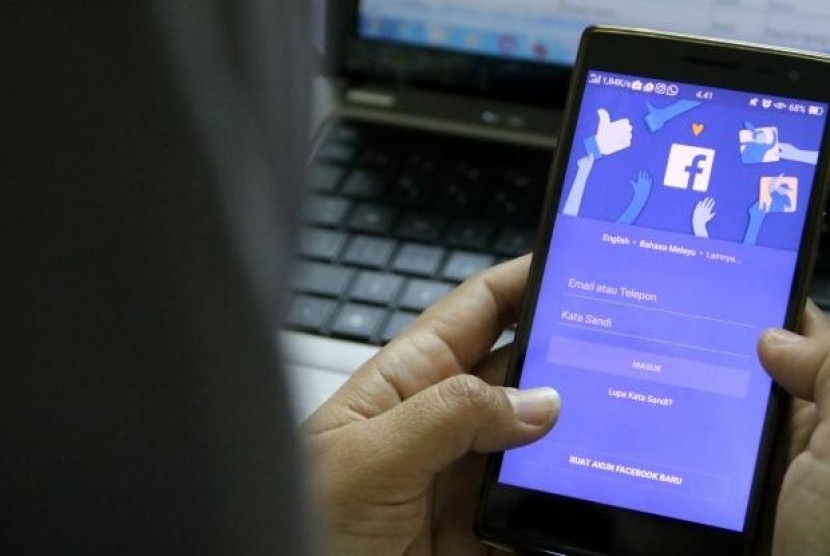 Diminta Blokir Facebook, Ini Jawaban Menkominfo. (FOTO: Agus Aryanto)