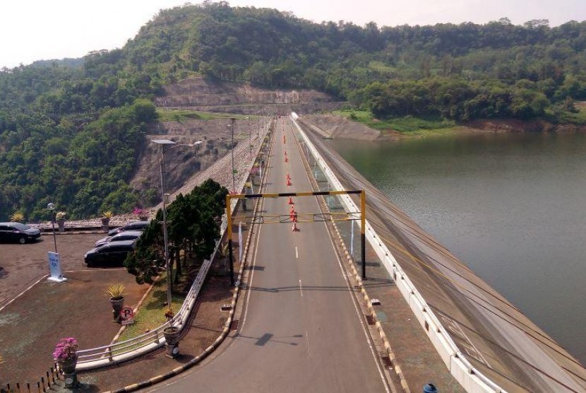 Tabrakan Perahu, Warga Tenggelam di Waduk Cirata