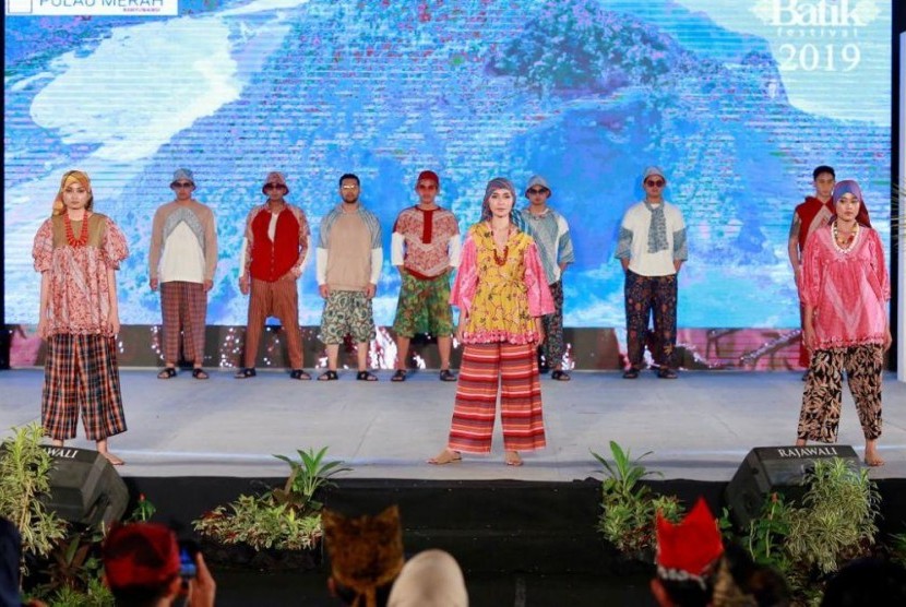 Bupati Anas: Festival Batik Banyuwangi Perkuat Ekonomi Desa