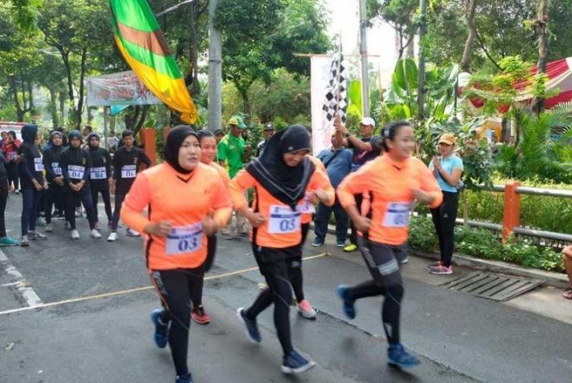 Pemkot Surabaya menggelar lomba Triathlon