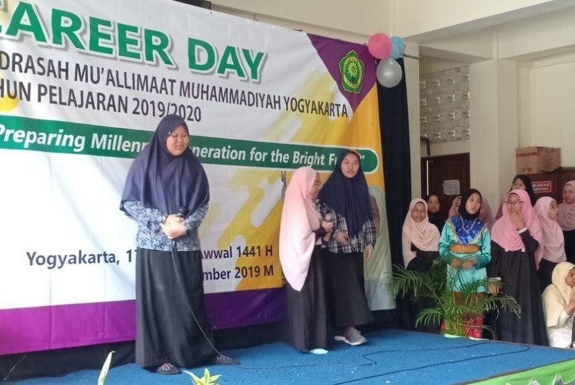 Career Day 2019 Madrasah Mu’allimaat  