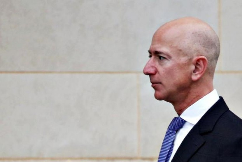 Dihujat! Donasi 'Hanya' Rp1,3 Triliun, Jeff Bezos Kalah Dermawan dari Gates dan Buffett. . .. (FOTO: Reuters/Joshua Roberts)