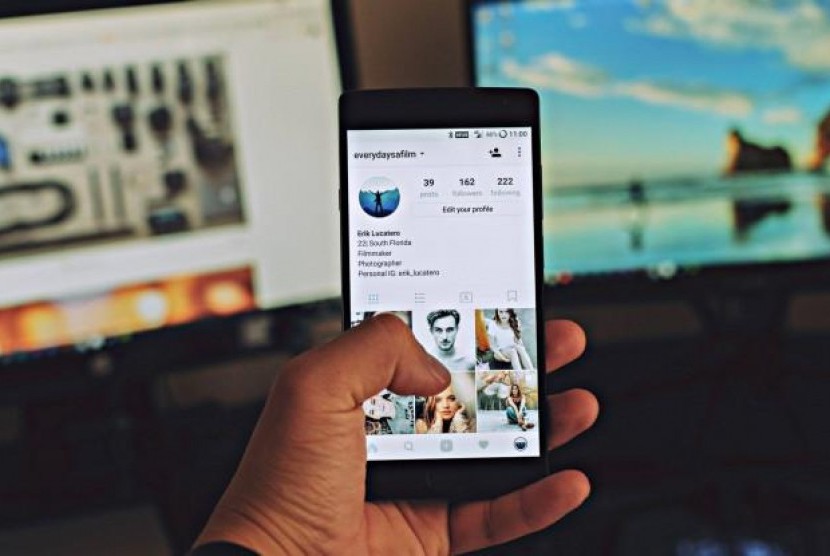 Dear Pengguna Instagram, Lakukan Hal Ini Buat Hindari Penipuan!. (FOTO: Unsplash/Erik Lucatero)