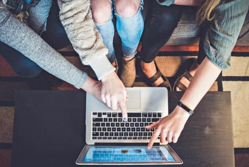 Daebak! November, Belanja Online Capai Rekor Tertinggi di Korsel. (FOTO: Unsplash/John Schnobrich)