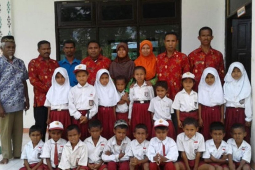 Mencerdaskan Anak-anak Tanah Gersang  