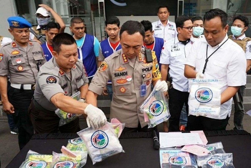 Di Balik Terbongkarnya Sindikat Narkoba 12 Kg ke Surabaya