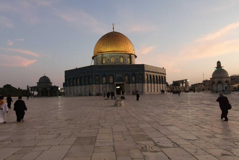 Untuk mencapai Masjid Al-Aqsa harus menggunakan visa negara Israel
