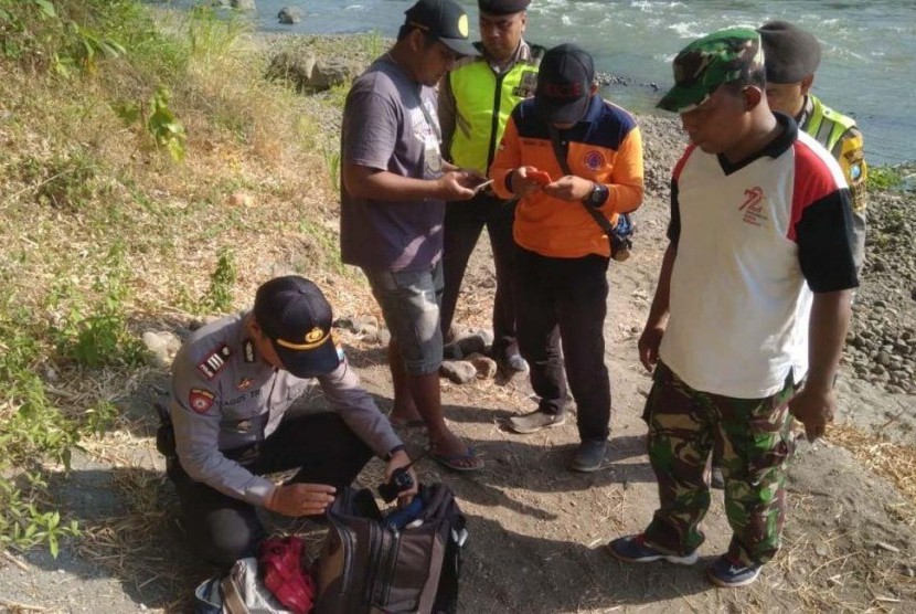 Warga Ponorogo Hilang Terseret Air Sungai Brantas di Blitar
