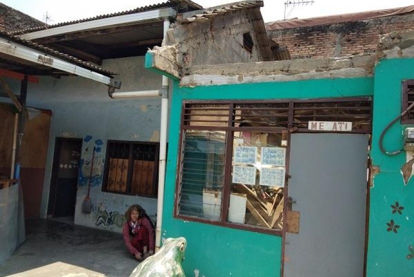  Sekolah Luar Biasa (SLB) tipe C Bundaku yang bangunannya ambruk