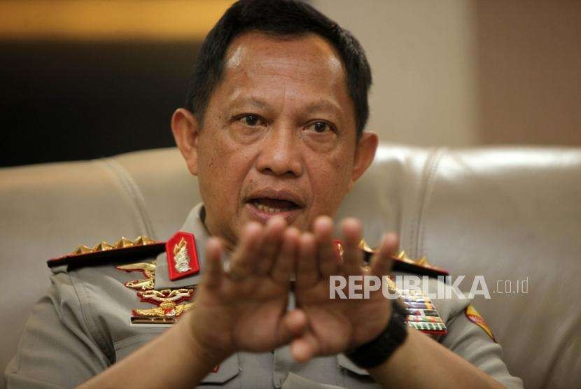 Kapolri Jenderal Pol Tito Karnavian memberikan paparan saat wawancara di rumah kediamannya, Jalan Patimura, Jakarta, Selasa (28/8).
