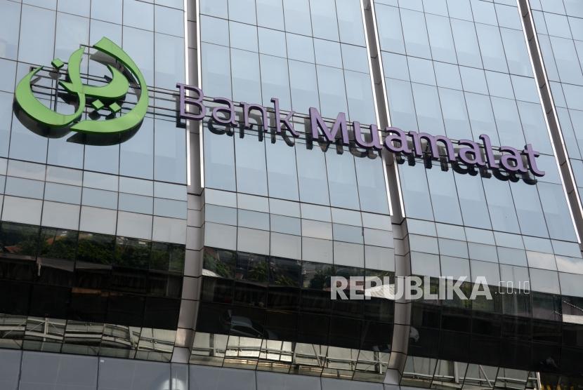 Prohajj Plus Bank Muamalat Dorong Pertumbuhan Haji Khusus Nasional. Foto:   Logo Bank Muamalat terpasang depan kantor pusatnya, Jakarta, Ahad (2/12).